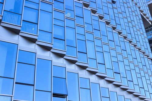 解密 城市的高颜值建筑,它的玻璃幕墙是如何安装的